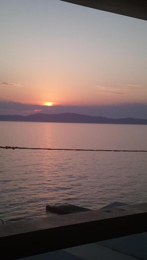 Diolkos Apartement Nea Roda Buitenkant foto